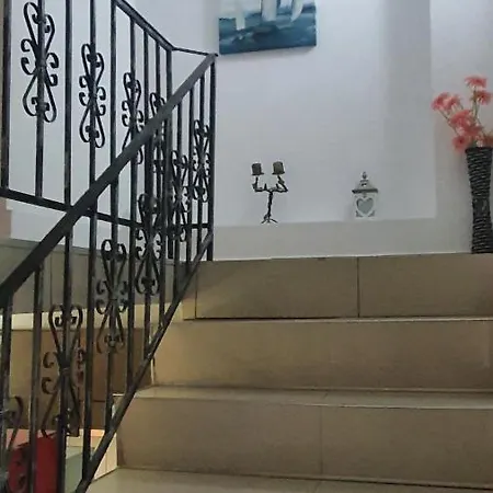 Vila Miraj *