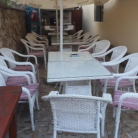 Vila Miraj Homestay *